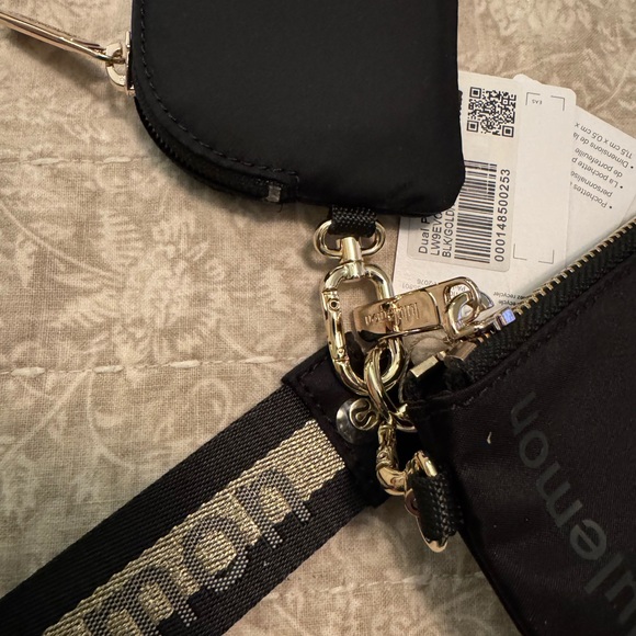 Lululemon Black Hand Pouch - Picture 5 of 7